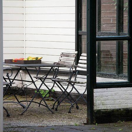 Fairytale Cottage In Nes Friesland With Garden Exteriör bild