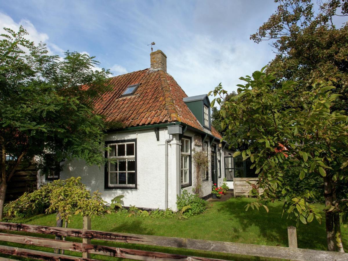 Fairytale Cottage In Nes Friesland With Garden Exteriör bild