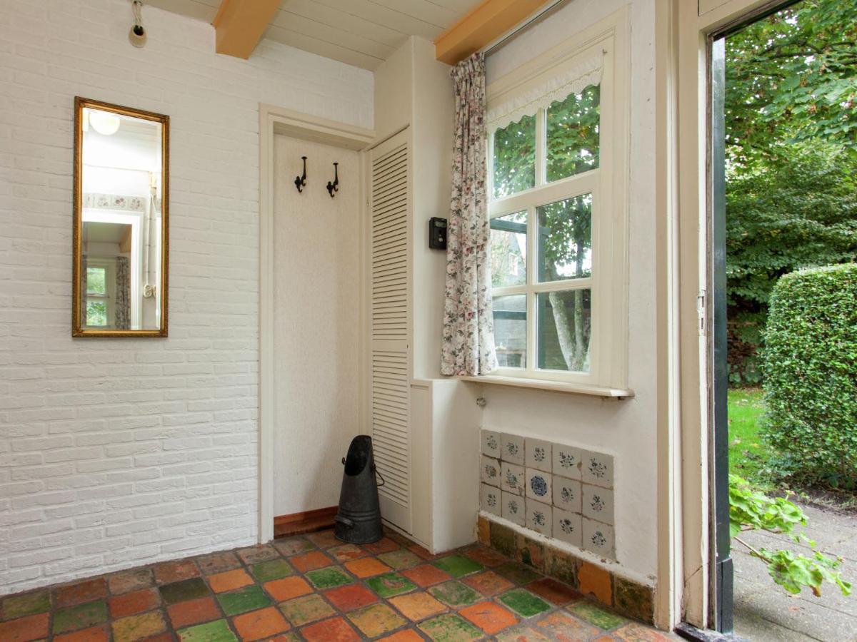 Fairytale Cottage In Nes Friesland With Garden Exteriör bild