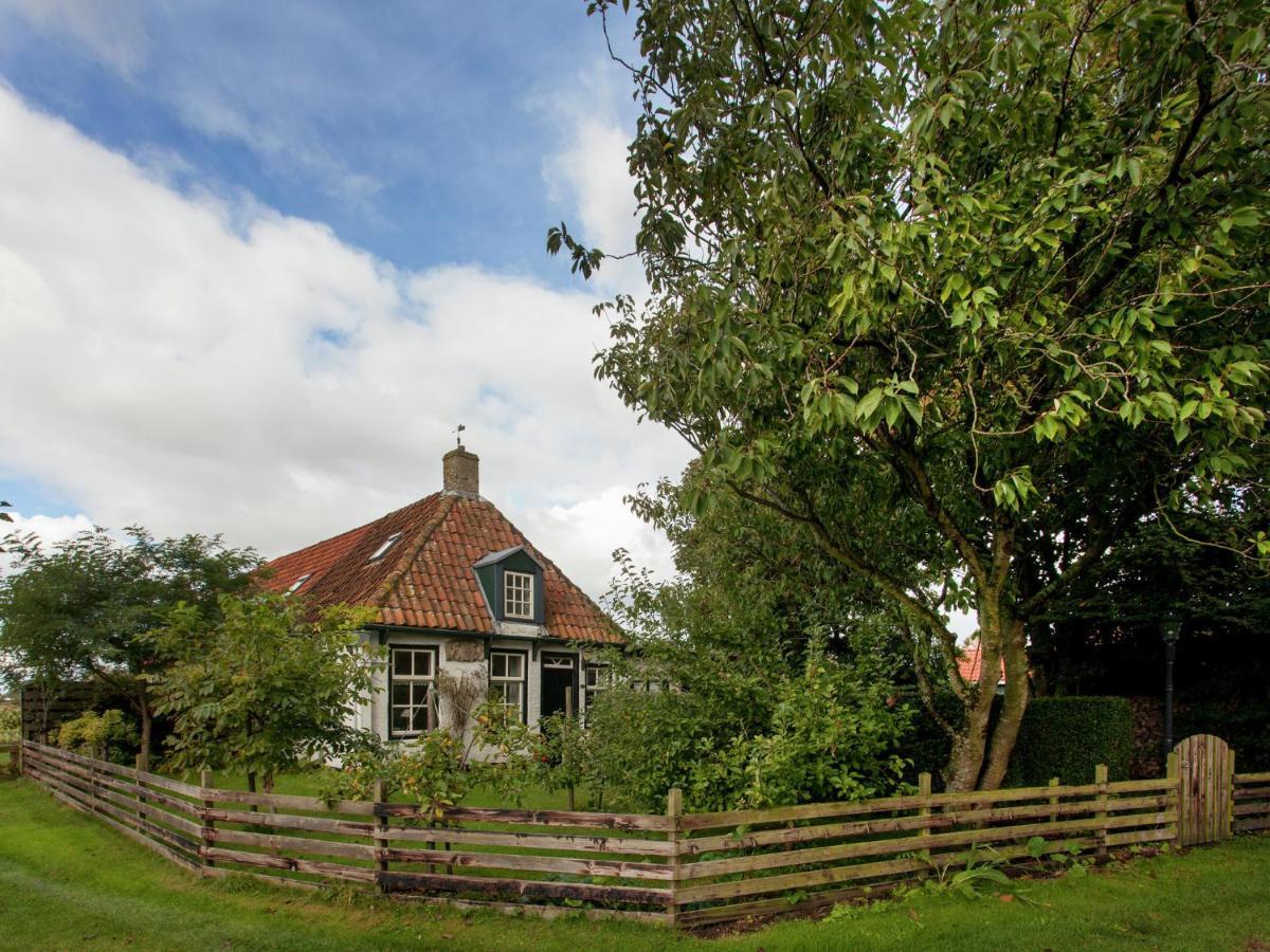 Fairytale Cottage In Nes Friesland With Garden Exteriör bild
